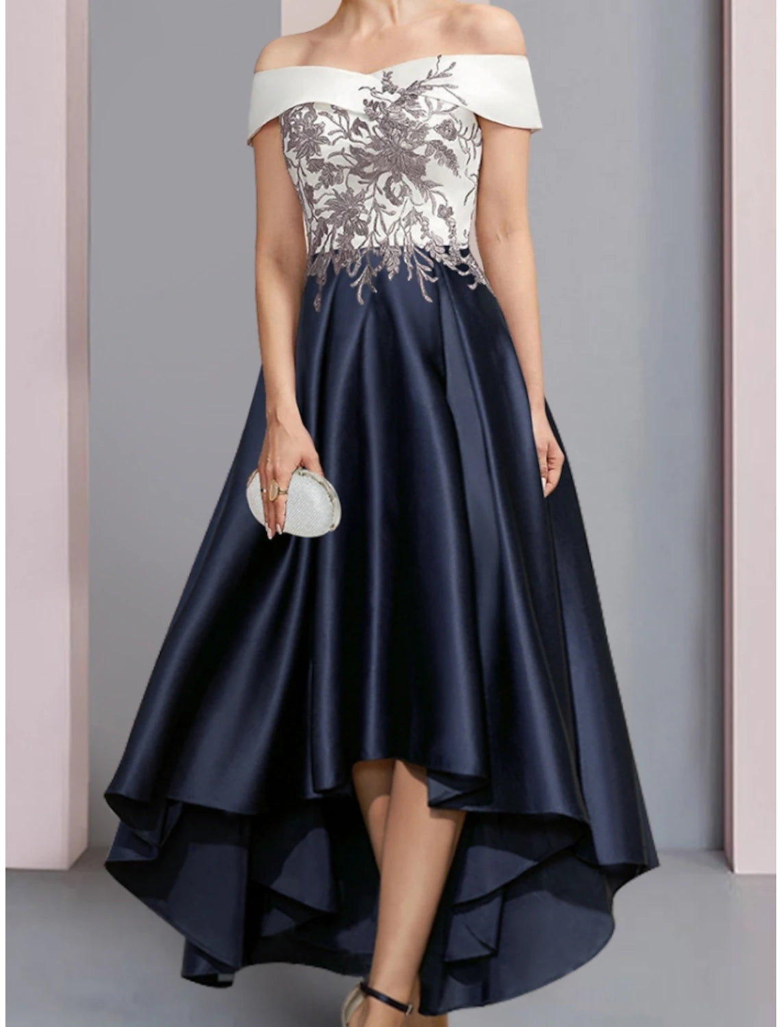 Vestido de madre de la novia de corte A para invitada de boda, elegante, con hombros descubiertos, asimétrico, largo hasta el tobillo, encaje de satén, manga corta con fruncido
